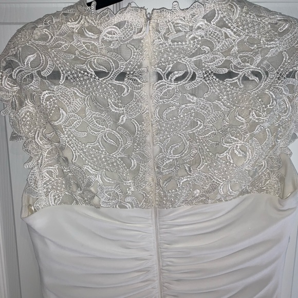 Knee length formal dress - Picture 3 of 7